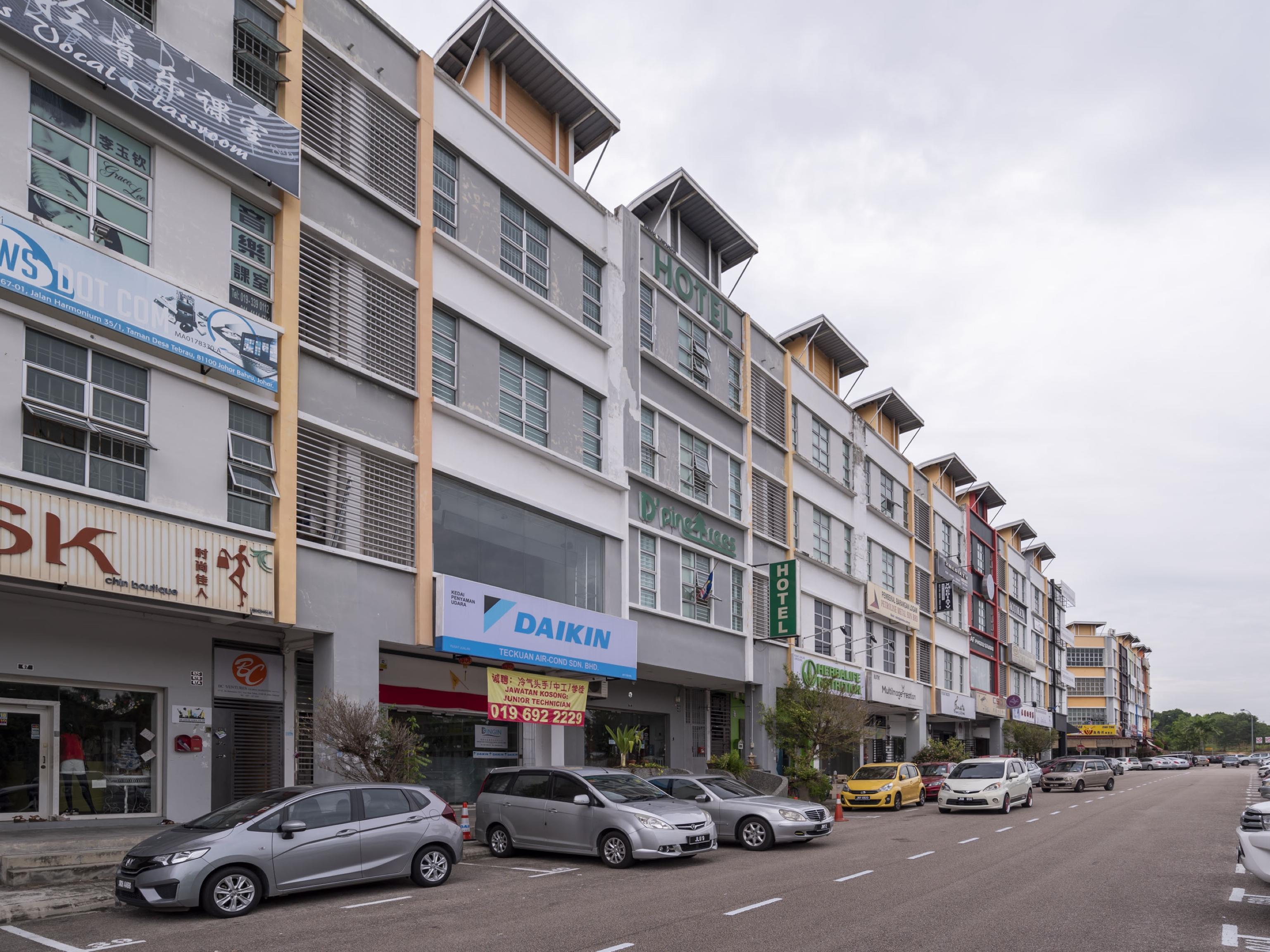 D'Pinetrees Hotel Τζόχορ Μπάχρου Εξωτερικό φωτογραφία