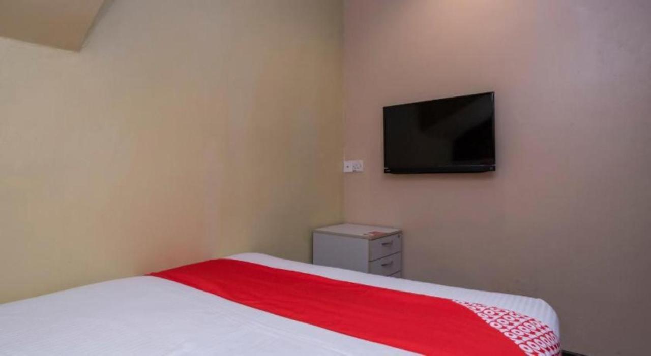 D'Pinetrees Hotel Τζόχορ Μπάχρου Εξωτερικό φωτογραφία